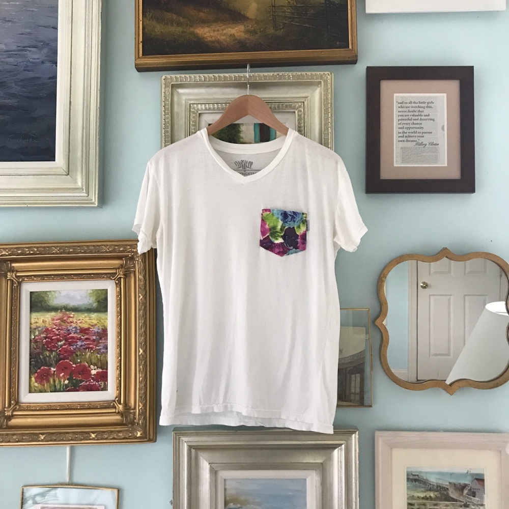 Serengetee white t-shirt with floral square